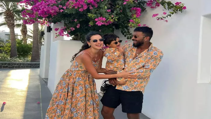 Happy Birthday Hardik Pandya: हार्दिक पांड्या अपनी पत्नी और बेटे अगस्त्या के साथ (फोटो क्रेडिट ट्विटर)