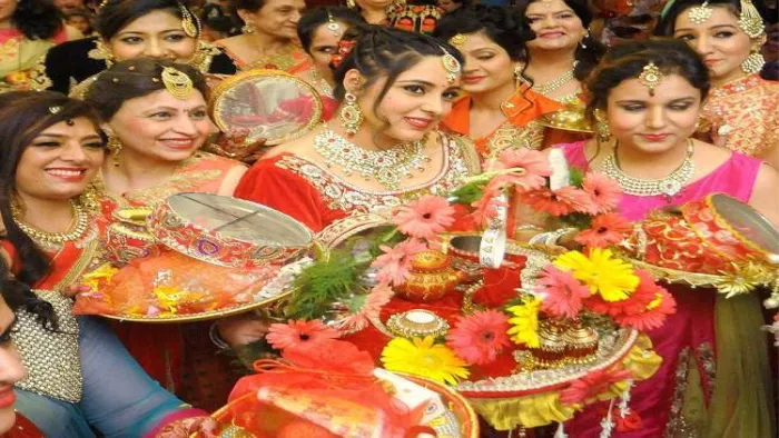 Karwa Chauth 2022: करवा चौथ व्रत पर इस बार रोहिणी नक्षत्र का शुभ संयोग है