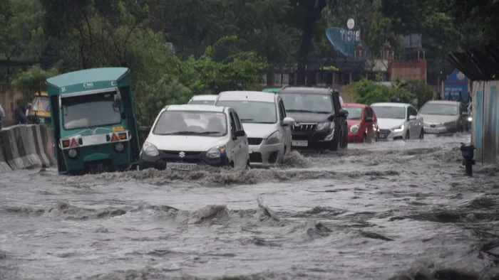 थोड़ी देर में तेज गरज के साथ होगी झमाझम बारिश, मौसम विभाग ने इन इलाकों में जारी किया अलर्ट