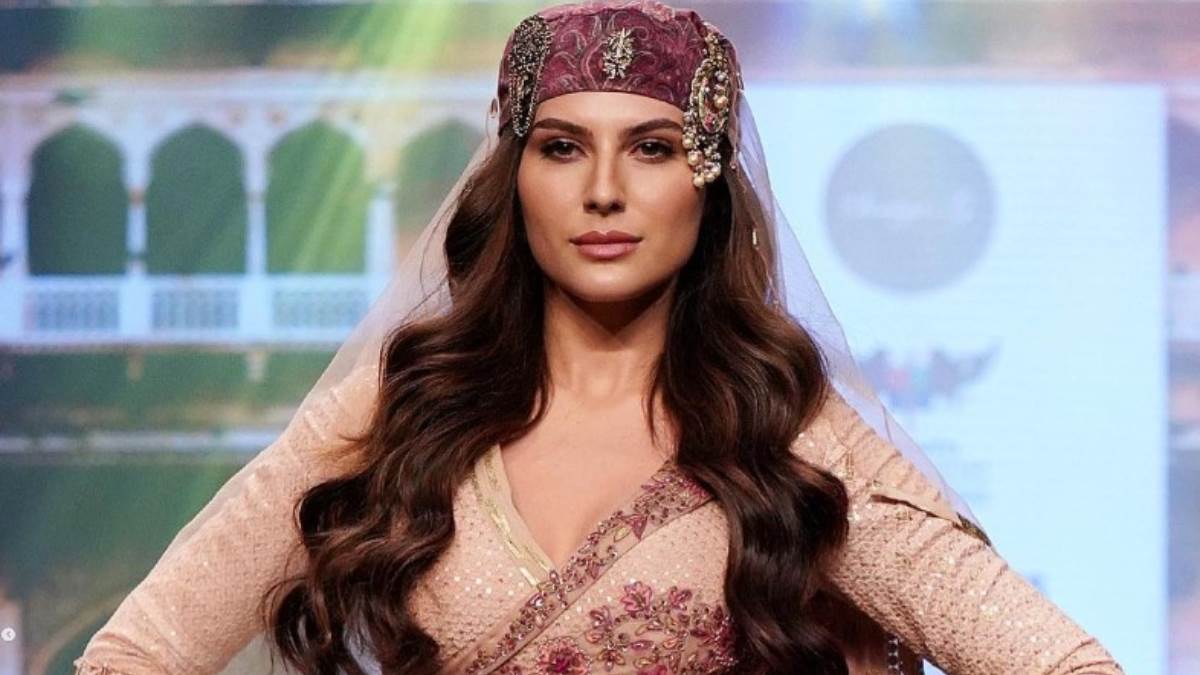 https://www.jagranimages.com/images/newimg/11102022/11_10_2022-sacred_games_2_bskdjns_c_23132937.jpg