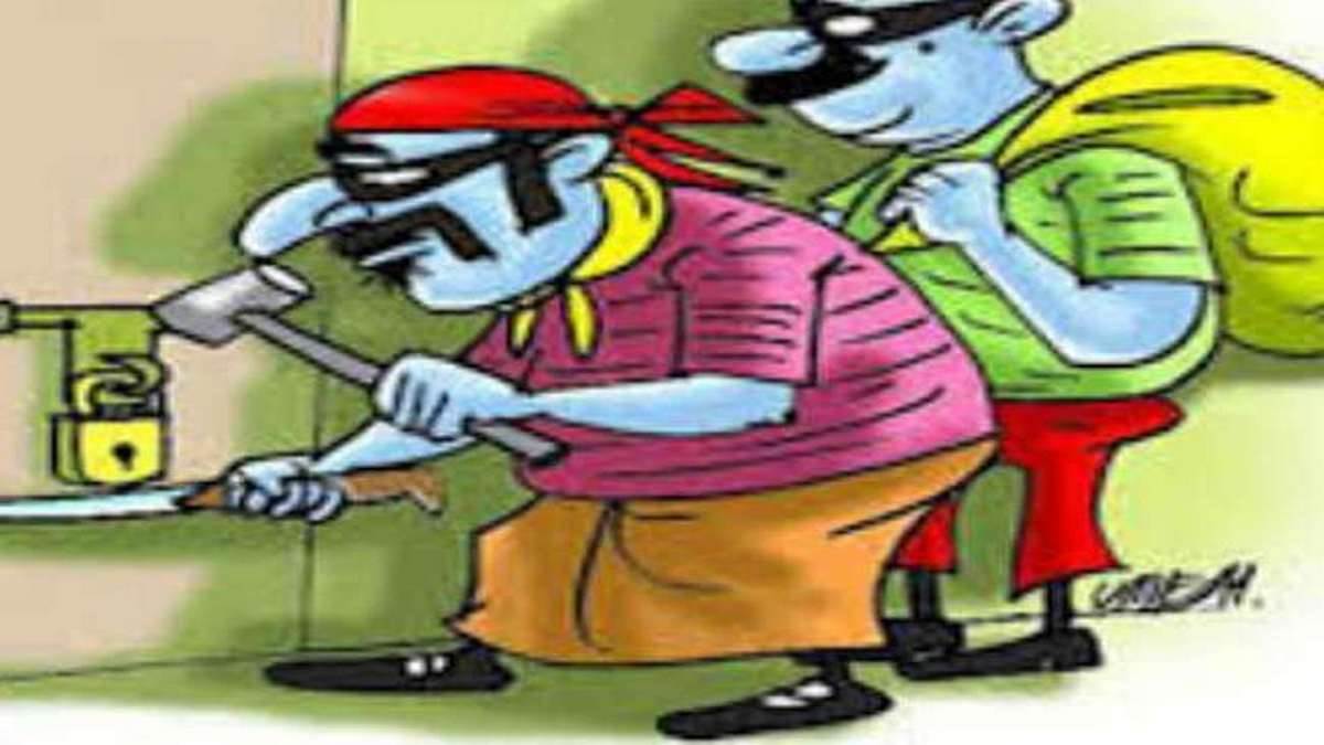 https://www.jagranimages.com/images/newimg/11102022/11_10_2022-theft_in_reliance_bazzar_ludhiana_23132811.jpg