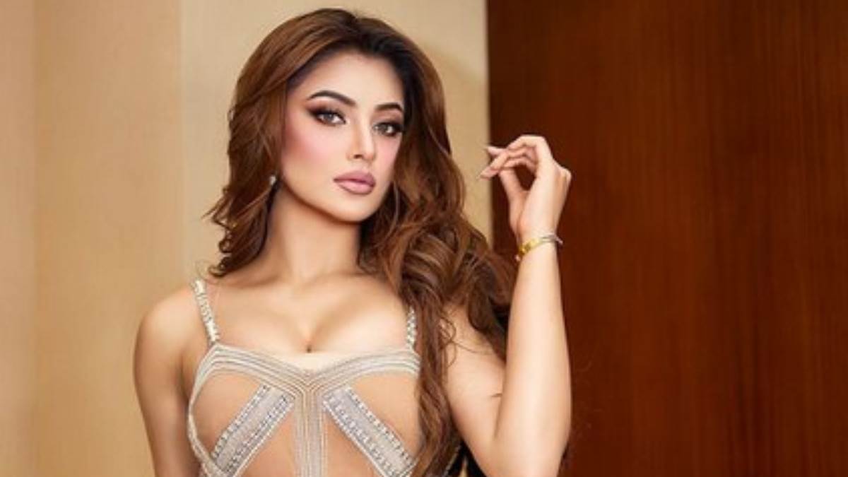 https://www.jagranimages.com/images/newimg/11102022/11_10_2022-urvashi_rautela_23132841.jpg