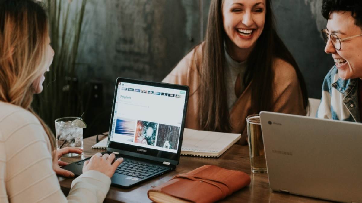 Amazon Diwali Sale शुरू होते ही गिरे Best Samsung Laptops के दाम, पाएं ₹24,000 तक का सीधा डिस्काउंट