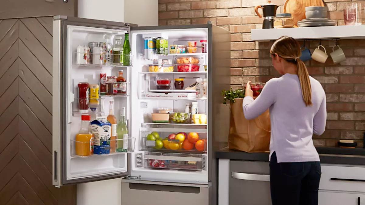 Best refrigerator clearance under 30000
