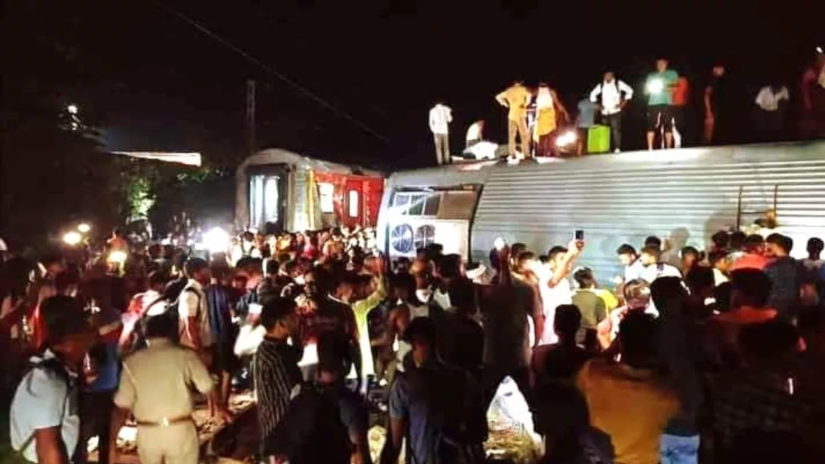 Bihar Train Accident: बिहार में आनंद विहार-कामाख्या एक्सप्रेस दुर्घटनाग्रस्त, 7 बोगियां बेपटरी, 4 की मौत; 100 घायल