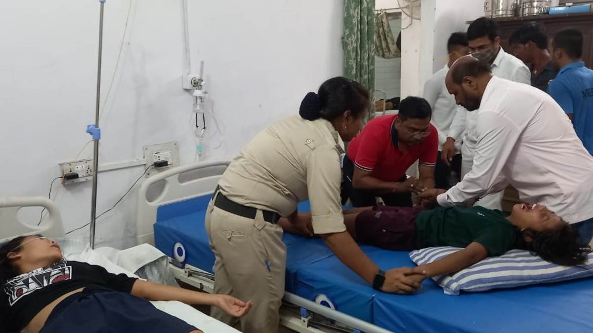 seven female players of wrestling team health deteriorated in brahmaputra mail dropped at jamalpur station