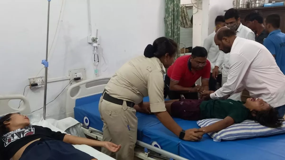 ब्रह्मपुत्र मेल में अचानक बिगड़ी कुश्ती टीम की सात महिला खिलाड़ियों की तबीयत, बीच रास्ते में उतारकर कराया गया अस्पताल में भर्ती
