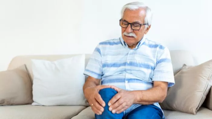 World Arthritis Day 2023: बुजुर्गों में गठिया के बढ़ते मामलों के पीछे हो सकती है ये वजहें