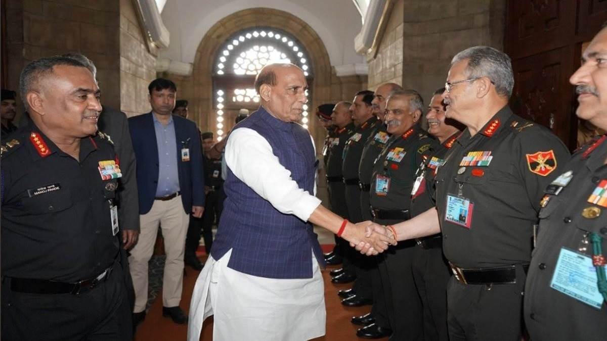 https://www.jagranimages.com/images/newimg/11102024/11_10_2024-jnm8901_23813832.jpg