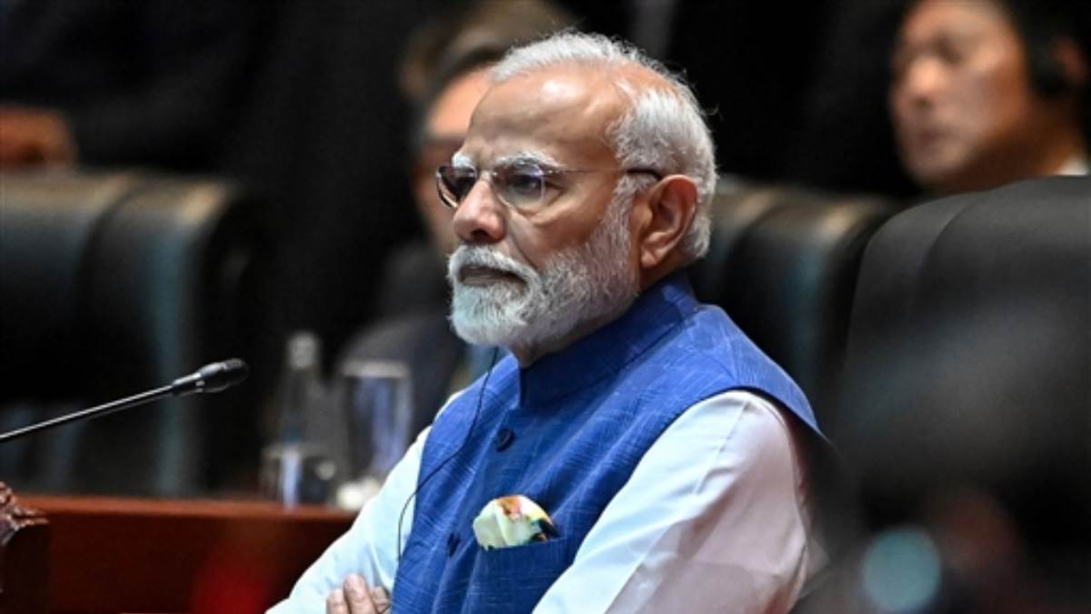 https://www.jagranimages.com/images/newimg/11102024/11_10_2024-pm_modi_in_east_asia_conference_23814156.jpg