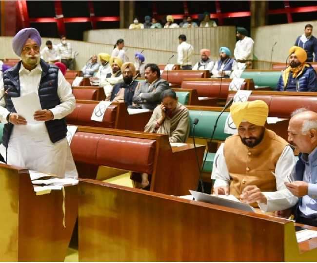 पंजाब विधानसभा की कार्यवाही में हिस्सा लेते सीएम, डिप्टी सीएम व अन्य विधायक। फोटो ट्विटर से