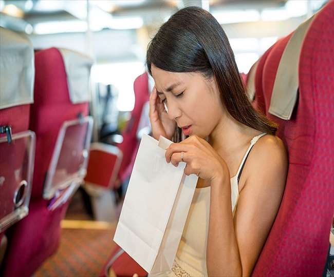 Tips to Beat Motion Sickness सफर में उल्टी आती है तो इन उपायों से करें