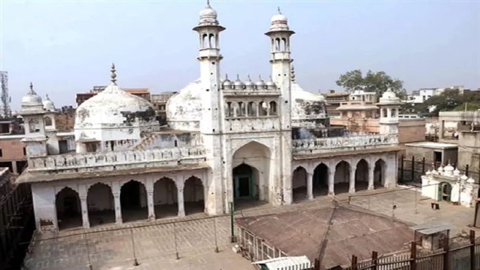 सुप्रीम कोर्ट ने वाराणसी में खोजे गए 'शिवलिंग' की सुरक्षा के लिए अपने आदेश बरकरार रखा है ।