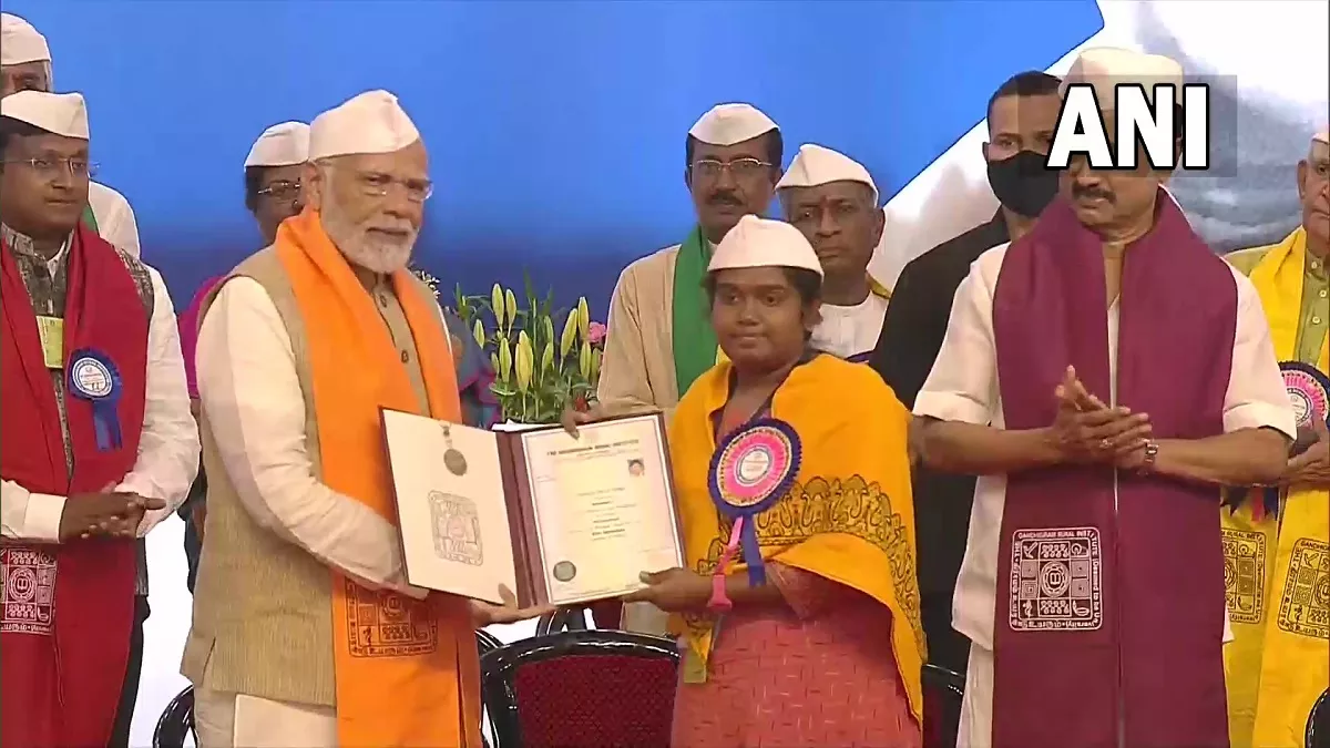 PM Modi: तमिलनाडु में गांधीग्राम ग्रामीण संस्थान के 36वें दीक्षांत समारोह में शामिल हुए पीएम मोदी