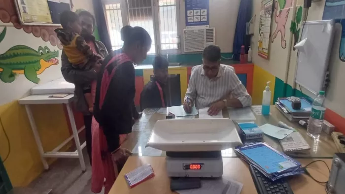 जहरीली हवा घोंट रही मासूमों का भी दम, अस्पताल में बढ़ी संख्या।