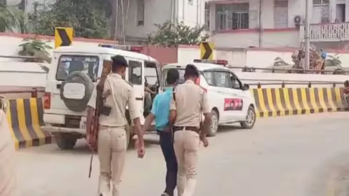 Nitish Kumar की सुरक्षा में चूक? नौकरी की मांग को लेकर युवक ने लगाए नारे