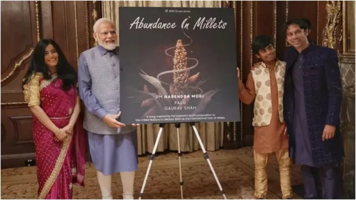 कौन है फाल्गुनी और गौरव शाह, जिसने पीएम मोदी के लिखे गाने को दी आवाज (Image: X/@FaluMusic)