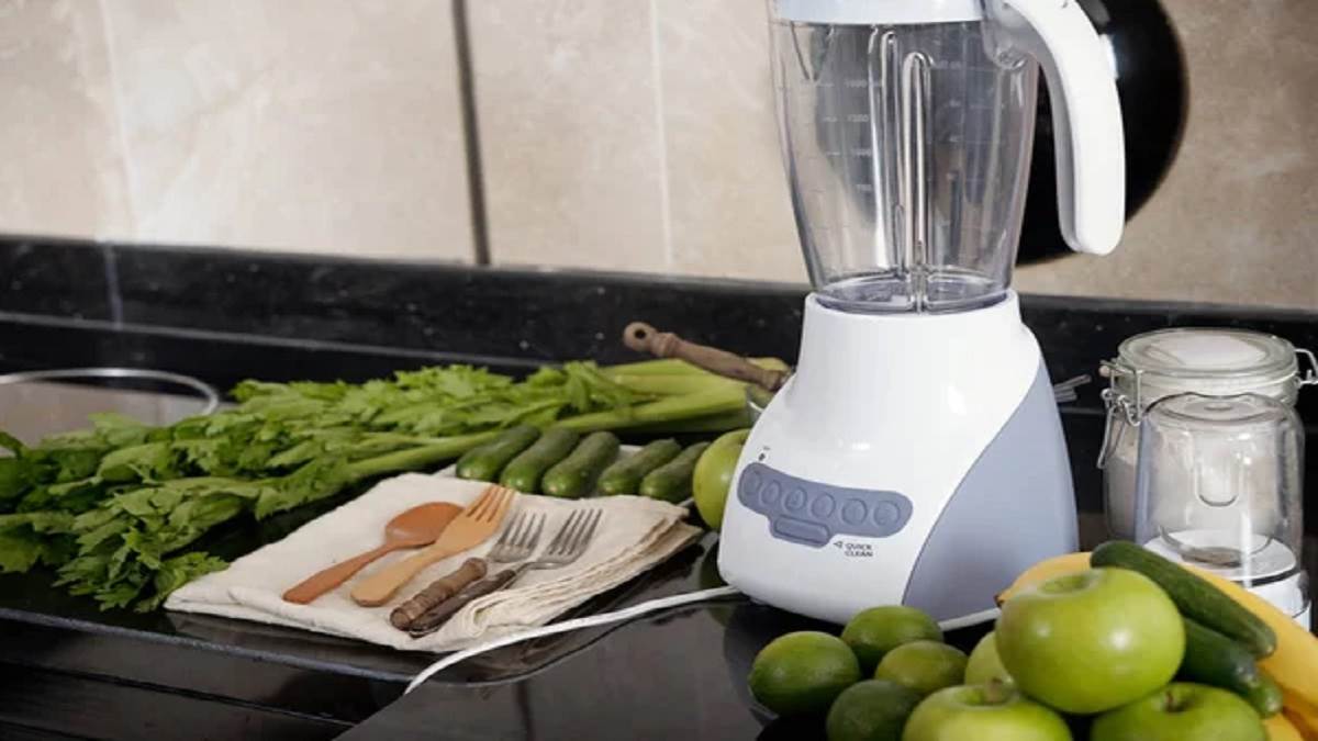 सिर्फ 1,999 वाली कीमत में खरीदें Philips और प्रेस्टीज जैसे पॉपुलर ब्रांड के Mixer Grinder फोर Kitchen, आते हैं स्टैनलेस स्टील जार के साथ