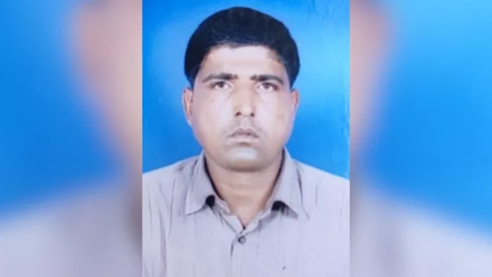 बद्री प्रसाद किसी अन्य मामले में अलवर जेल में था।