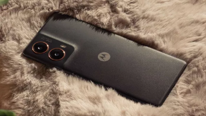 फ्लिपकार्ट पर Motorola G85 5G पर अच्छा डिस्काउंट मिल रहा है।