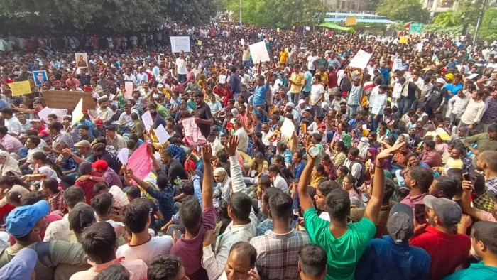 प्रयागराज में प्रदर्शन करते छात्र (फोटो- जागरण)