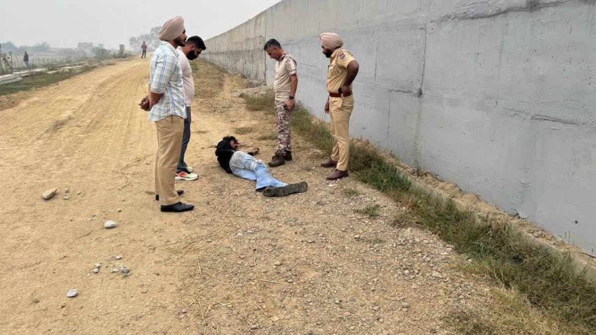 encounter between terrorist arshdeep dalla henchmen and punjab police one shot in leg gangsters carrying consignment weapons