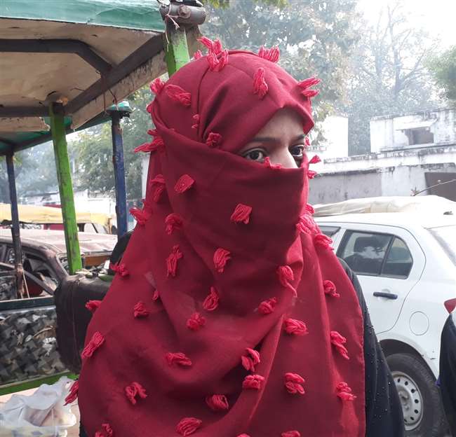 देखा, मुरादाबाद में तुरंत निकाह नहीं करने पर की मंगेतर पर तेजाब डालने