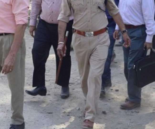 बच्चे ने मां-बार को परेशानी में डाला। सांकेतिक फोटो