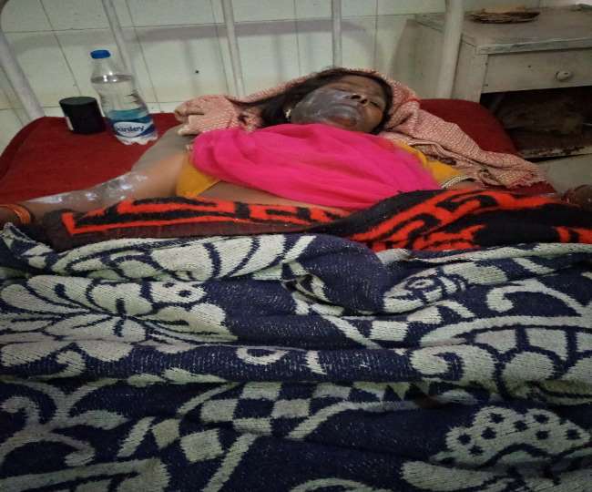 रायबरेली के ऊंचाहार में घर में सोती महिला पर फेंका तेजाब।