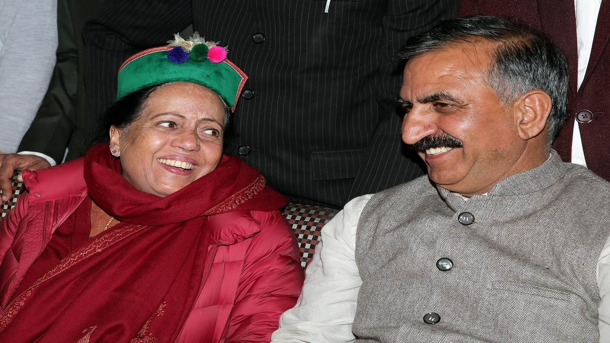 https://www.jagranimages.com/images/newimg/11122022/11_12_2022-pratibha_singh_sukhvinder_singh_sukhu_23253090.jpg