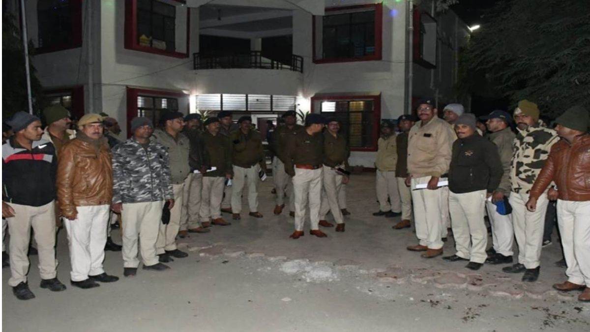 https://www.jagranimages.com/images/newimg/11122022/11_12_2022-sehore_police_arrested_143_fraud_23253315.jpg