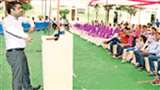 एक सेमीनार को संबोिधत करते डा. जितेंद्र कुमार