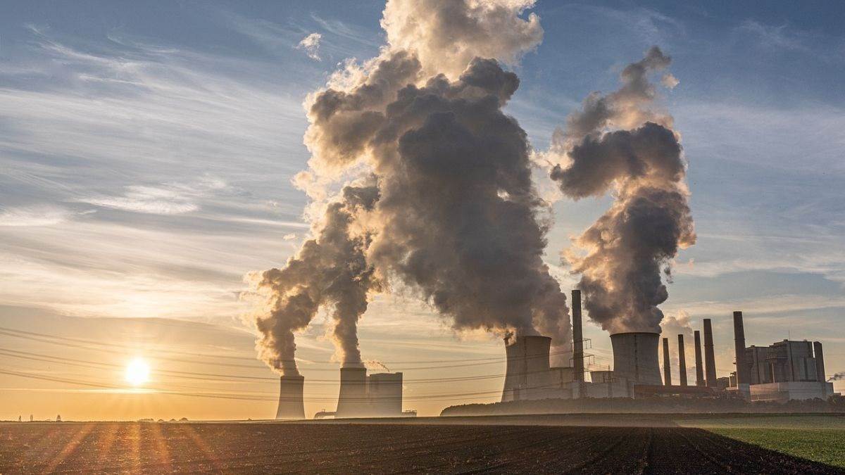 https://www.jagranimages.com/images/newimg/11122023/11_12_2023-fossil_fuels_23602389.jpg