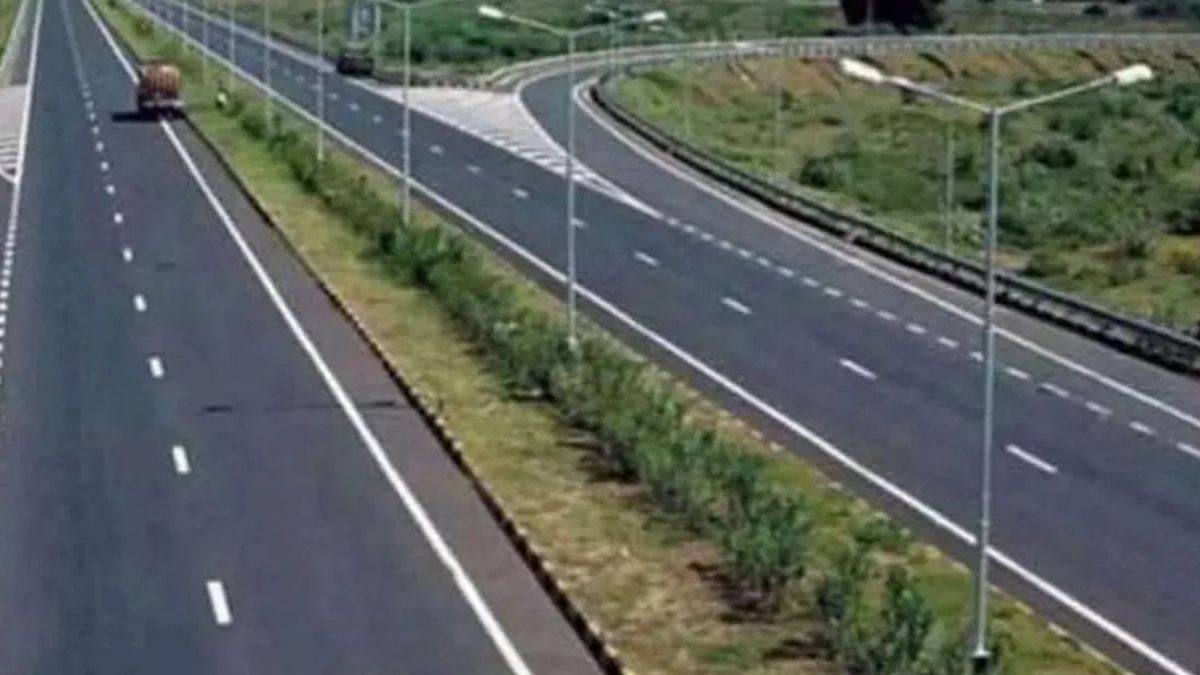 https://www.jagranimages.com/images/newimg/11122023/11_12_2023-ganga_expressway_1_23601836_154446234.jpg