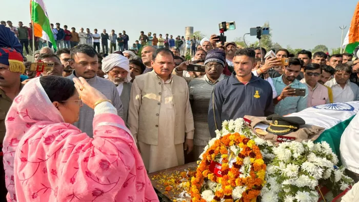 कैप्टन पूनम रानी अपने गांव बालू में पंचतत्व में विलीन।