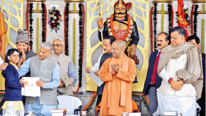 'जाति का जहर था देश की गुलामी का कारण', गोरखपुर में बोले सीएम योगी