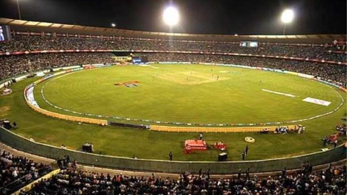 https://www.jagranimages.com/images/newimg/11122024/11_12_2024-banka_stadium_23846280_122536950.jpg