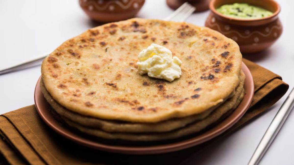 https://www.jagranimages.com/images/newimg/11122024/11_12_2024-mooli_paratha_23846172.jpg