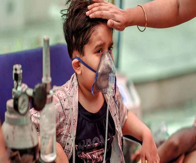 अपने बच्चों को कोरोना से कैसे बचाएं? तेज बुखार और कंपकपी को हल्के में नहीं लें। फाइल फोटो।