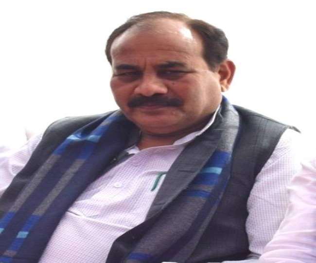 यूपी सरकार में वन, पर्यावरण और जन्तु उद्यान मंत्री दारा सिंह चौहान ने मंत्री पद से इस्तीफा दे दिया।