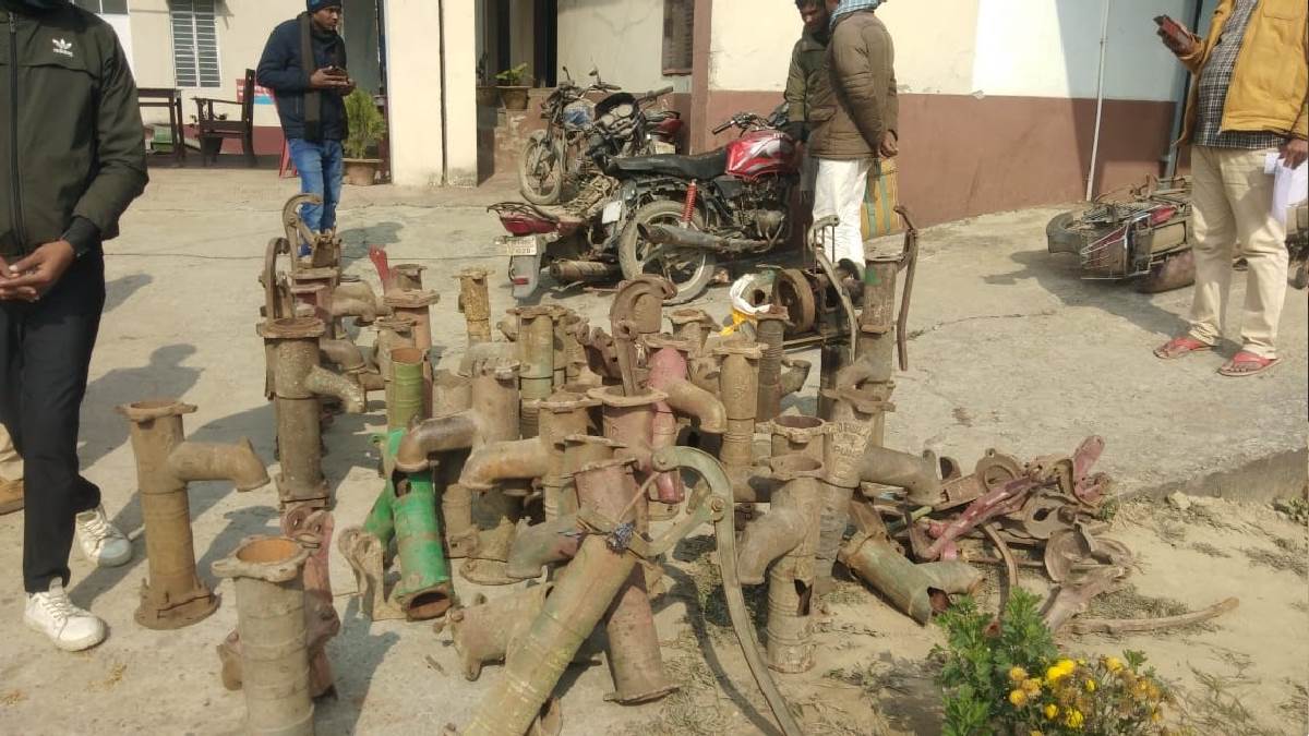 police raids scrap shop in phulkaha arariya three stolen bikes and fifty seven handpumps recovered one accused arrested