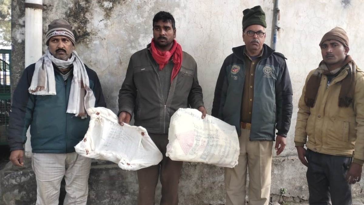 bahraich nepali smuggler arrested with reindeer skin and horns court sent accused on 14 days remand