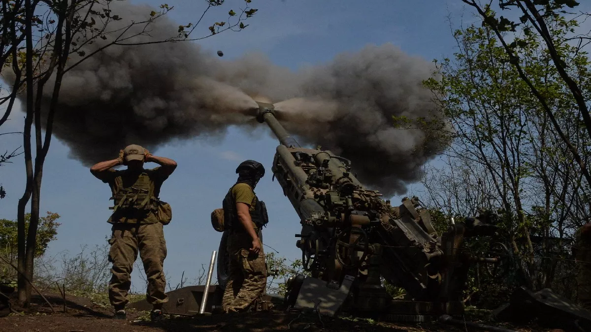Russia Ukraine War: रूस ने यूक्रेन में बदला अपना सैन्य कमांडर, सोलेदार शहर पर पूरी तरह से कब्जे का किया दावा