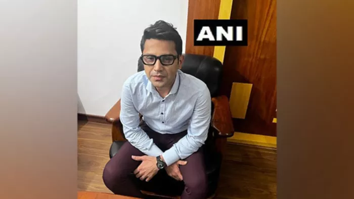 पेशाब कांड: 'शंकर मिश्रा के पिता ने वॉट्सऐप मैसेज भेजा और फिर डिलीट कर दिया'