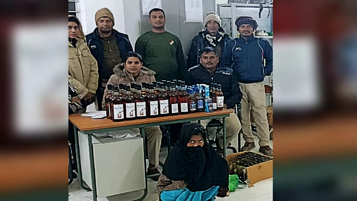 Bihar News: शराब का धंधा कर रहे थे दंपती, पु‍लिस ने रेड मारी तो पत्‍नी को छोड़ भाग निकला पति