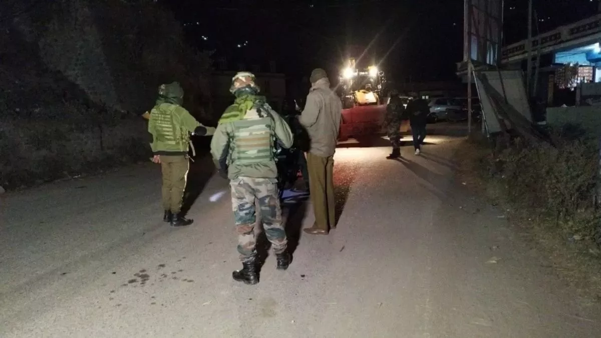 Poonch Terrorist Attack: पुंछ में सेना के वाहनों पर आतंकियों का हमला, फायरिंग का जवानों ने दिया मुंहतोड़ जवाब