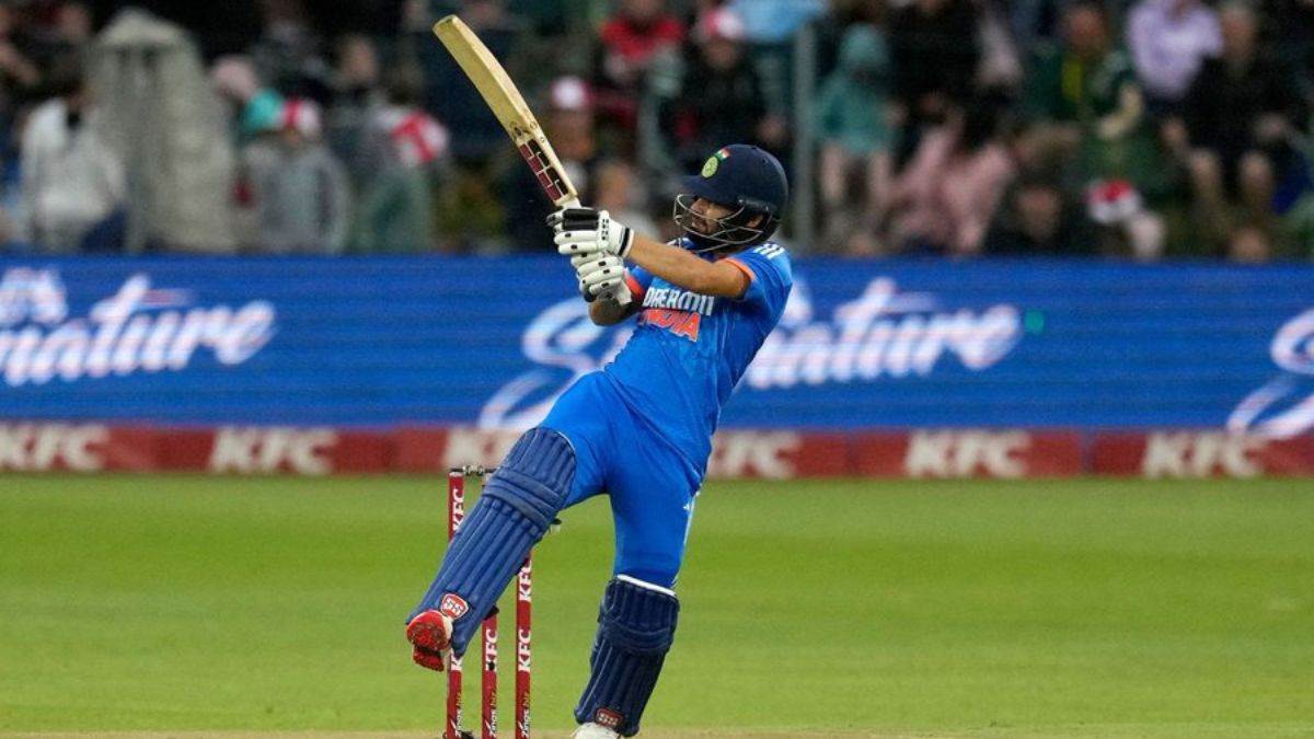 https://www.jagranimages.com/images/newimg/12012024/12_01_2024-rinku_singh_opn_dhoni_23627257.jpg