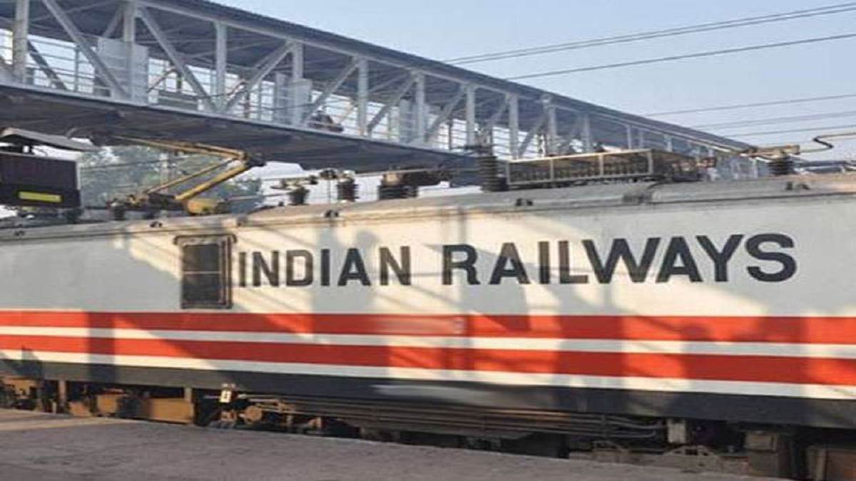 https://www.jagranimages.com/images/newimg/12012024/12_01_2024-train3_23627425.jpg
