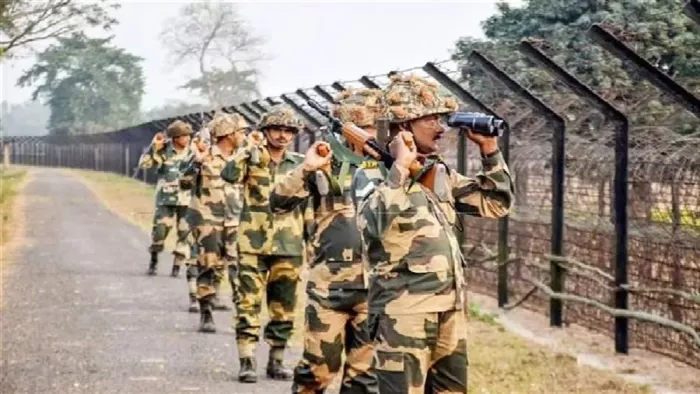 सीमा पर कांटेदार तारबंदी को लेकर भारत-बांग्लादेश के बीच तनातनी बढ़ी। फोटो: जागरण