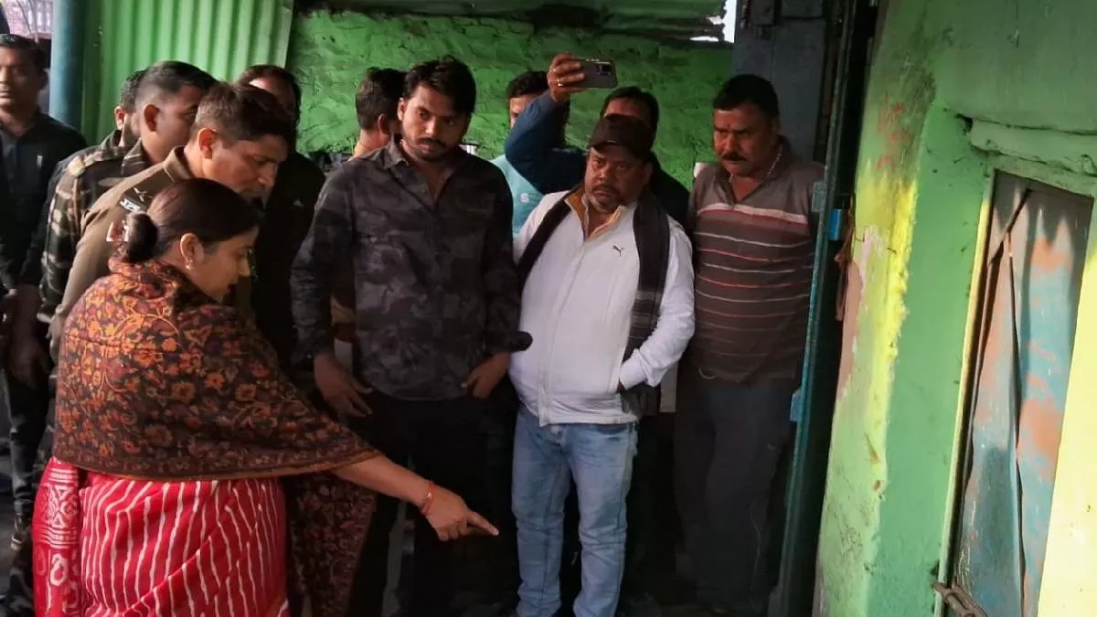 झरिया विधायक रागिनी के कार्यालय में भगोड़े देवर ने की फायरिंग, जांच में जुटी पुलिस